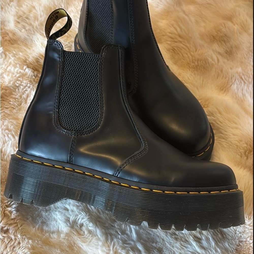 Dr. Martens Smooth Black Chelsea Boots